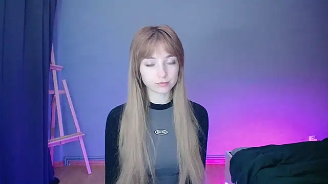 LuciaYoung online show from February 4, 4:18 pm