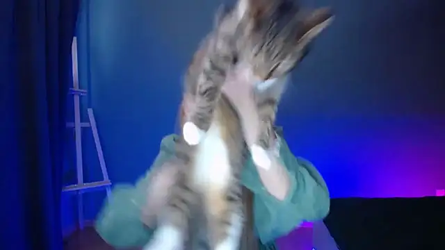 LuciaYoung online show from February 12, 6:19 am