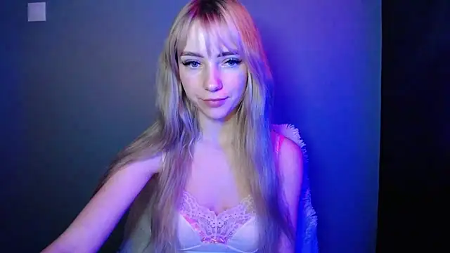 LuciaYoung online show from December 22, 7:49 am