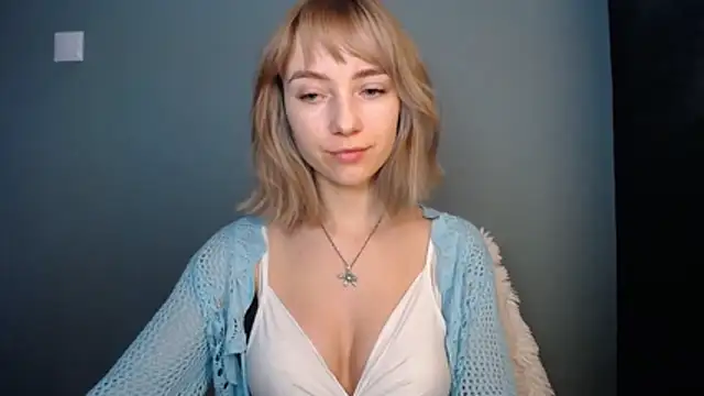 LuciaYoung online show from February 17, 7:38 am