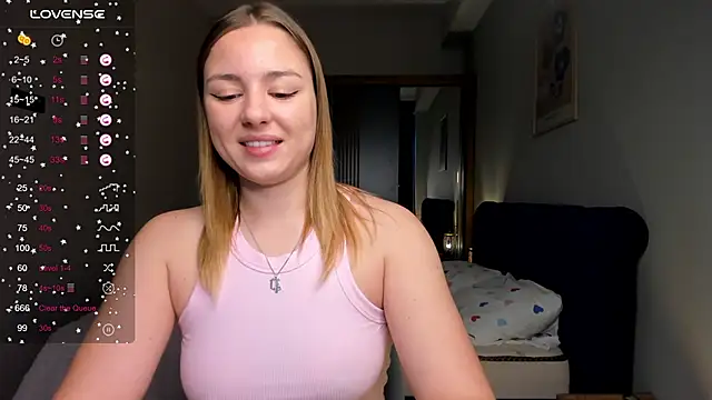 Snapshot of ThreeshaWhite chatting on March 23, 4:49 am ThreeshaWhite online show from March 23, 4:49 am