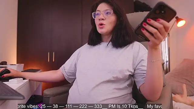 Anah s online show from April 10, 10:47 pm