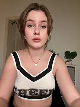 Snapshot of MaribelRiver chatting on February 10, 12:19 am MaribelRiver online show from February 10, 12:19 am