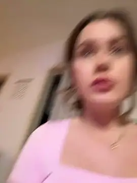 Snapshot of MaribelRiver chatting on February 27, 12:21 am MaribelRiver online show from February 27, 12:21 am