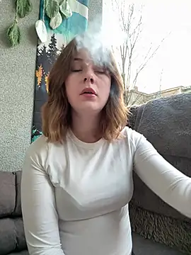 Snapshot of MaribelRiver chatting on March 16, 5:28 pm MaribelRiver online show from March 16, 5:28 pm