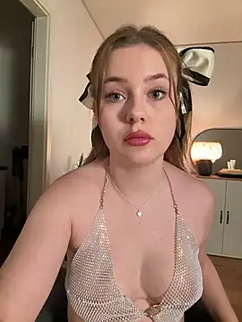 Snapshot of MaribelRiver chatting on September 29, 7:30 pm MaribelRiver online show from September 29, 7:30 pm