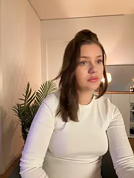 Snapshot of MaribelRiver chatting on November 17, 8:14 pm MaribelRiver online show from November 17, 8:14 pm