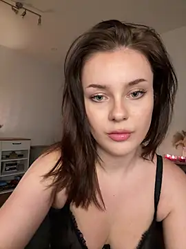 Snapshot of MaribelRiver chatting on July 7, 6:45 pm MaribelRiver online show from July 7, 6:45 pm