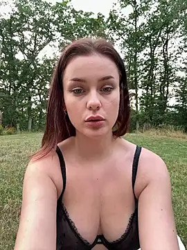 Snapshot of MaribelRiver chatting on July 8, 6:12 pm MaribelRiver online show from July 8, 6:12 pm