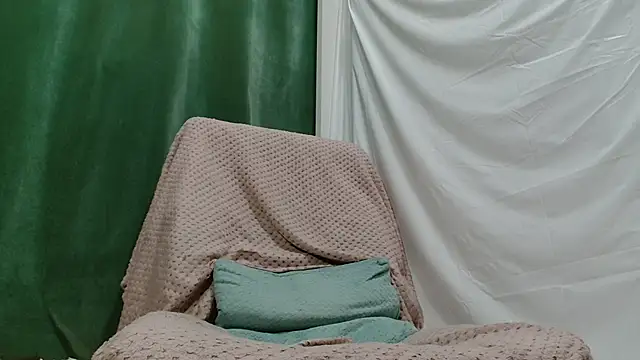 Luckyalice 4u online show from April 10, 9:25 am