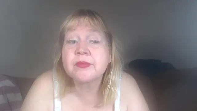 Snapshot of Blasflittchen chatting on December 23, 5:32 pm Blasflittchen online show from December 23, 5:32 pm