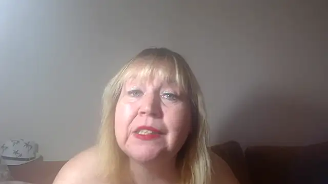 Snapshot of Blasflittchen chatting on January 23, 5:21 pm Blasflittchen online show from January 23, 5:21 pm