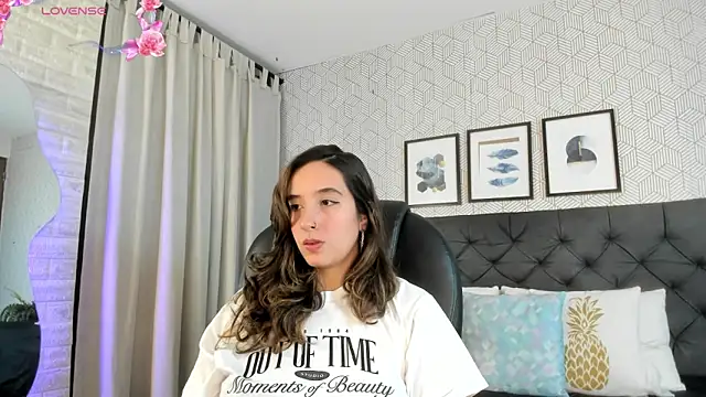 emma  smith1 online show from March 4, 12:12 pm