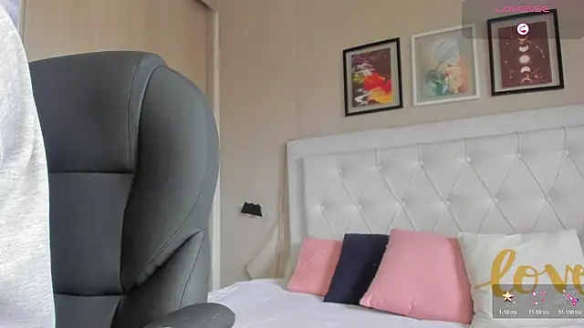 emma  smith1 online show from March 9, 12:53 pm