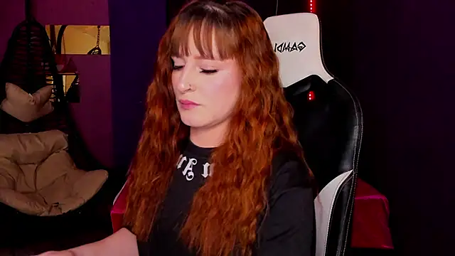 Snapshot of HalaanaTendeer chatting on December 17, 6:42 pm HalaanaTendeer online show from December 17, 6:42 pm