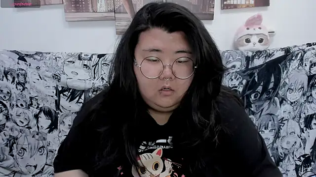 Snapshot of Nadine_asian chatting on November 4, 1:27 am Nadine asian online show from November 4, 1:27 am