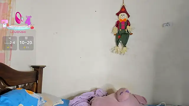 Snapshot of LucciaPorter chatting on October 31, 10:11 pm LucciaPorter online show from October 31, 10:11 pm