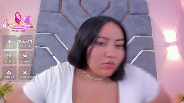 Snapshot of LucciaPorter chatting on November 28, 9:17 pm LucciaPorter online show from November 28, 9:17 pm