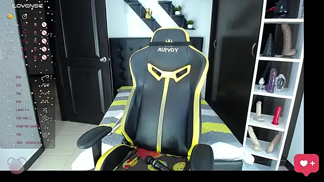 Snapshot of kendalladam chatting on September 25, 8:23 pm kendalladam online show from September 25, 8:23 pm