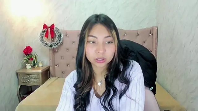 Snapshot of XSmaggiiee chatting on January 6, 2:58 am XSmaggiiee online show from January 6, 2:58 am