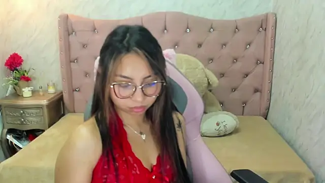 Snapshot of XSmaggiiee chatting on January 15, 5:50 am XSmaggiiee online show from January 15, 5:50 am