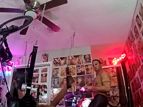 luvs2cumm69 online show from January 11, 2:30 am