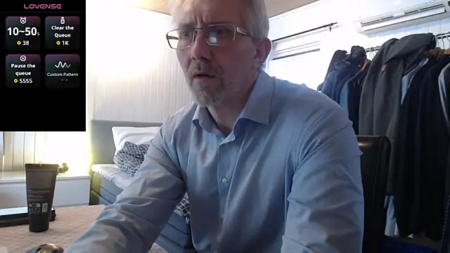 tom-swede online show from February 6, 12:08 pm