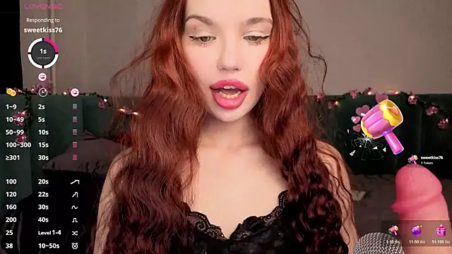 Snapshot of PrettyLilie chatting on December 20, 12:12 pm PrettyLilie online show from December 20, 12:12 pm