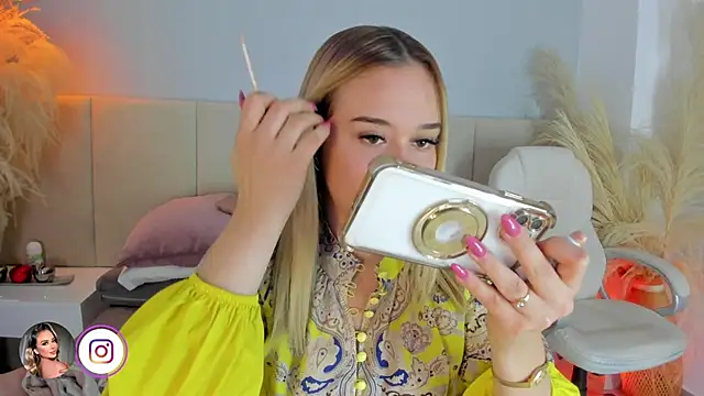 sofia pamela online show from February 4, 7:09 pm