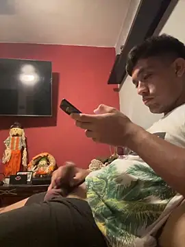 Magicerosxx69 online show from October 3, 8:11 am