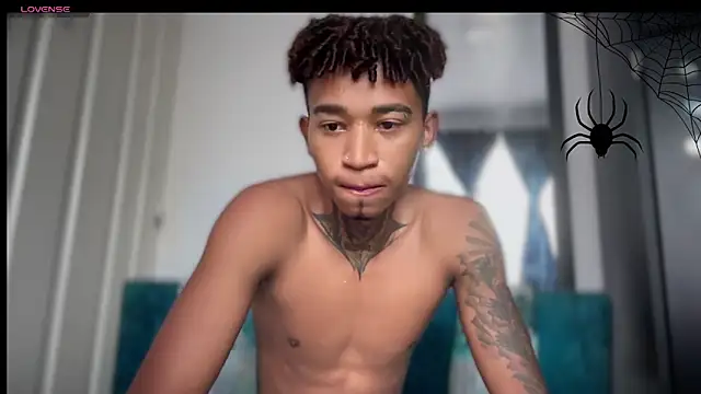 Snapshot of sexy_blacks_ chatting on October 27, 12:09 pm sexy blacks online show from October 27, 12:09 pm