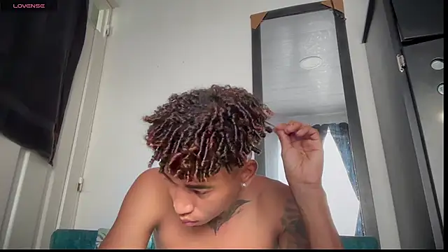 Snapshot of sexy_blacks_ chatting on November 14, 12:04 pm sexy blacks online show from November 14, 12:04 pm