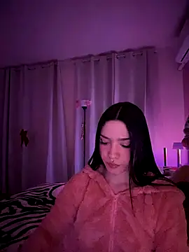 Snapshot of ShannonShanny chatting on December 15, 7:51 pm ShannonShanny online show from December 15, 7:51 pm