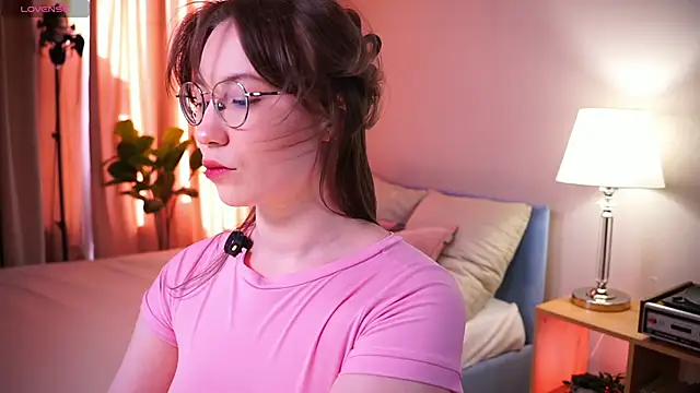 askaudrey  online show from April 2, 1:31 pm