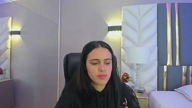 ChloeHarper  online show from February 17, 11:40 am