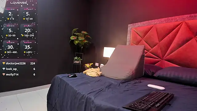 mia milff online show from February 27, 10:20 pm