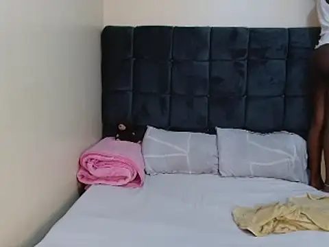 Kimberllie s online show from February 19, 8:33 am