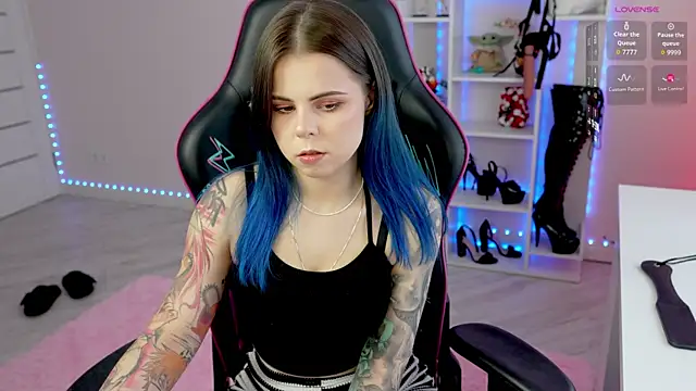 Latex Kitty online show from April 15, 2:46 pm