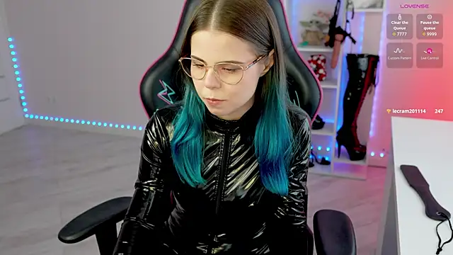 Snapshot of Latex_Kitty chatting on June 15, 2:52 pm Latex Kitty online show from June 15, 2:52 pm