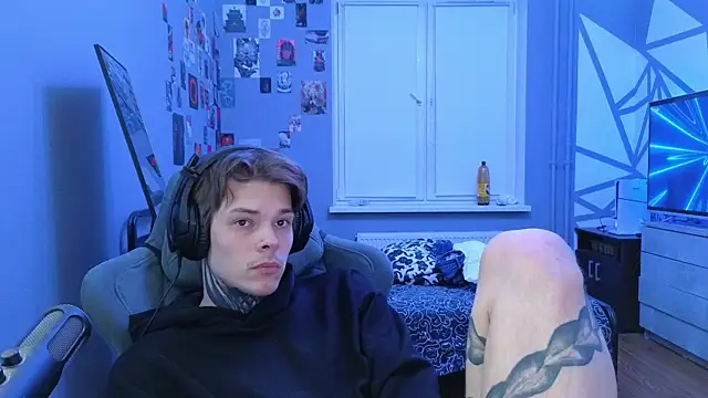 DENIS HERE online show from February 18, 3:42 am