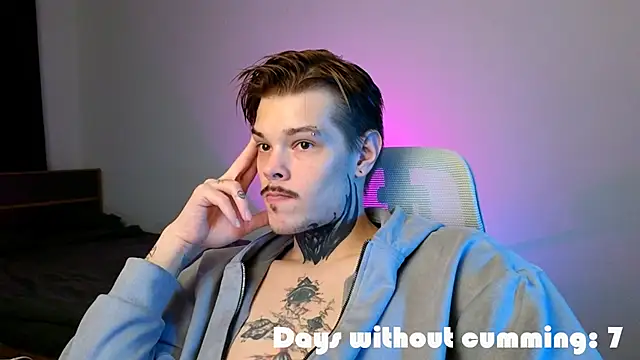 DENIS HERE online show from March 24, 11:32 pm