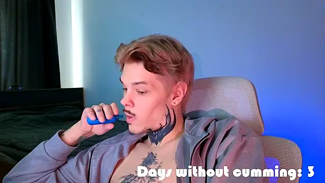 DENIS HERE online show from April 22, 11:01 am