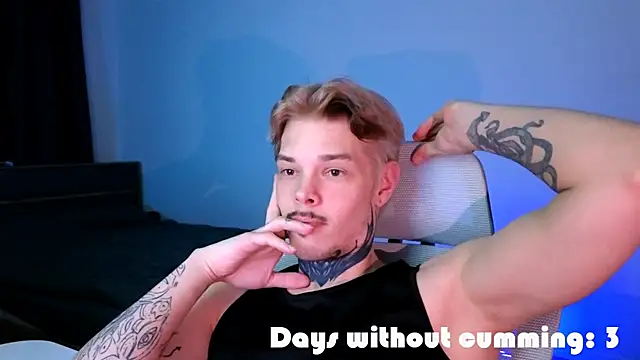 DENIS HERE online show from April 22, 11:39 pm