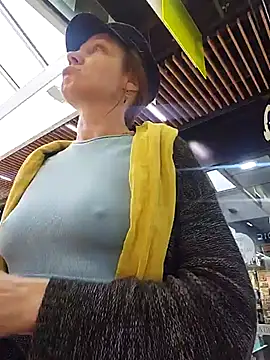 Exhibitionsplit online show from March 13, 4:23 pm