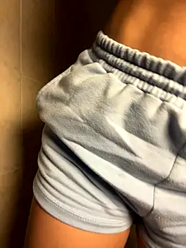 Snapshot of violet-333 chatting on December 17, 5:52 pm violet-333 online show from December 17, 5:52 pm