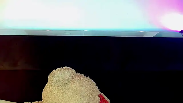 Snapshot of CoralineSweett chatting on October 7, 2:42 am CoralineSweett online show from October 7, 2:42 am