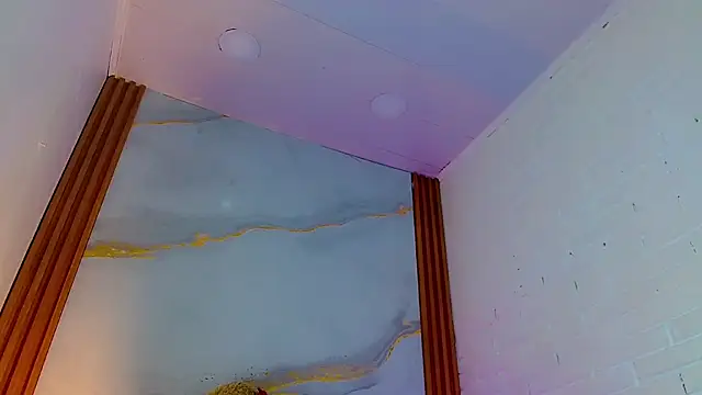 Snapshot of CoralineSweett chatting on October 26, 6:36 pm CoralineSweett online show from October 26, 6:36 pm