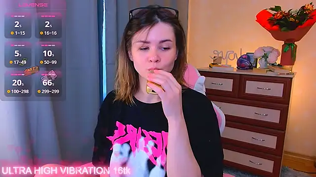 cutie mili online show from October 1, 8:42 am