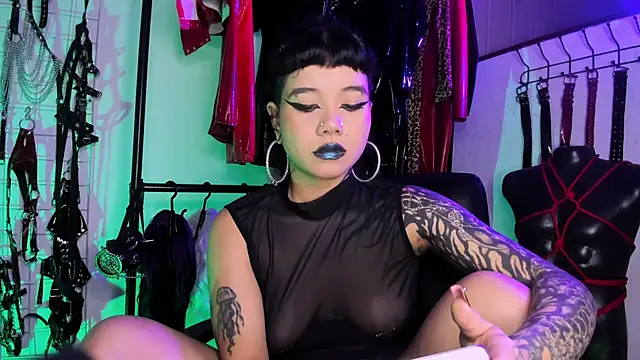 irregular fetish  online show from September 20, 5:08 am