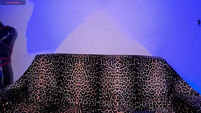 irregular fetish  online show from November 24, 11:37 pm